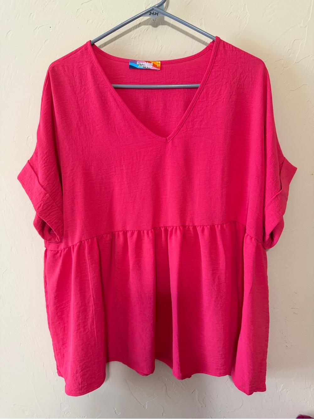 Freckled Poppy Relaxed V-Neck Peplum Tunic in Fuchsia large